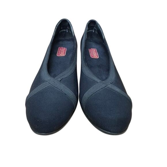 "MUNRO" Black Pumps 2" Chunky Heel Slip On SZ 9.5 Office Librarian Minimalist - Picture 1 of 13